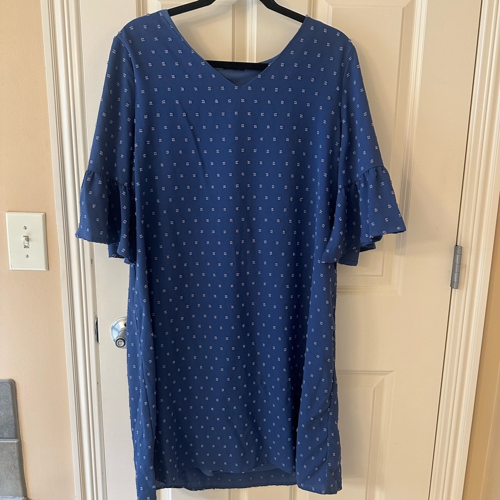 Women’s dress with cute ruffle sleeve